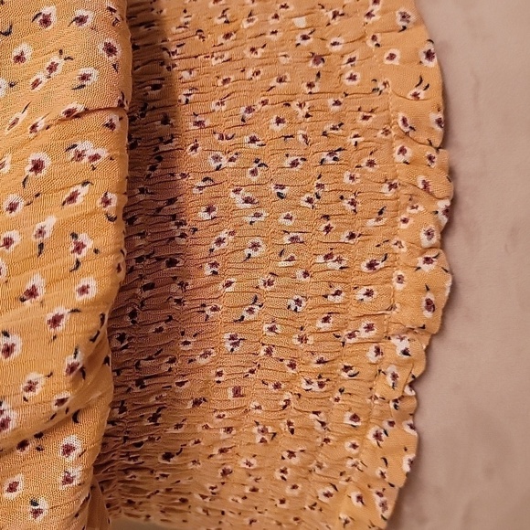 Hippie Rose Size S Boho Peasant Top, NWT!  Golden Mustard Color w/ floral print. - Picture 3 of 9